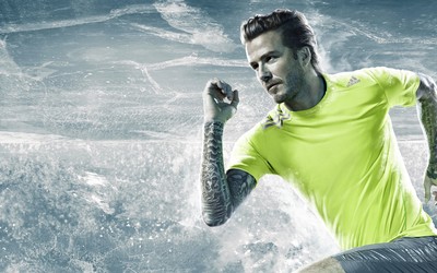 BET5体育-伊萨克抽射折线入网